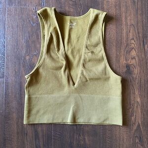 out from under hailey seamless plunge ribbed crop tank sage green women’s medium